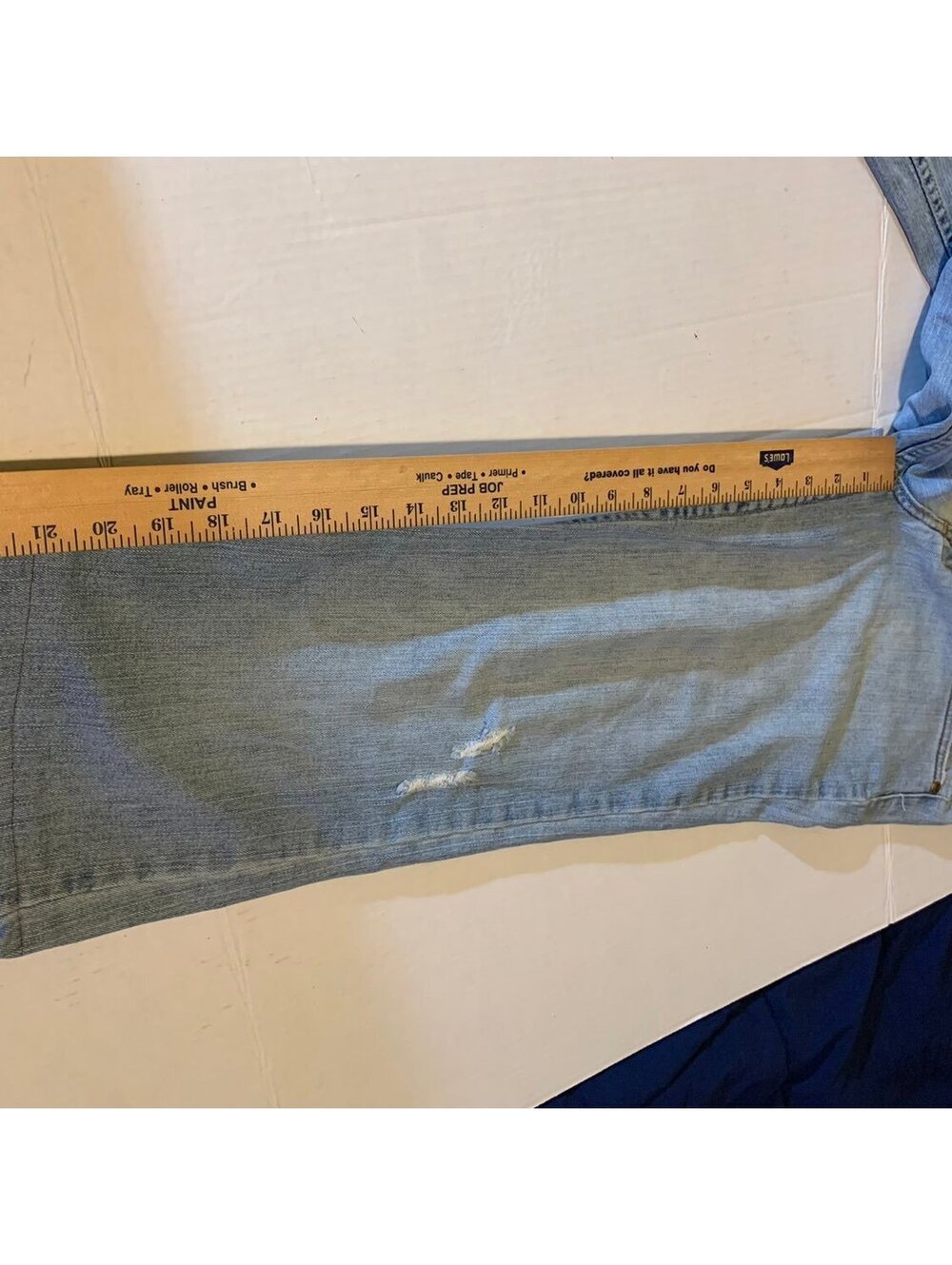 Refuge Light Blue Distressed Jeans Size Waist 29 in. - Picture 8 of 10